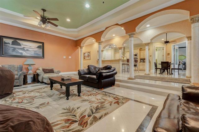 2732 Broadway Street, Dickinson, TX 77539