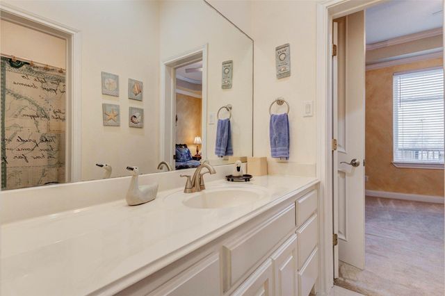 2732 Broadway Street, Dickinson, TX 77539