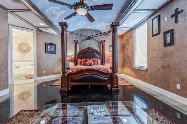 2732 Broadway Street, Dickinson, TX 77539