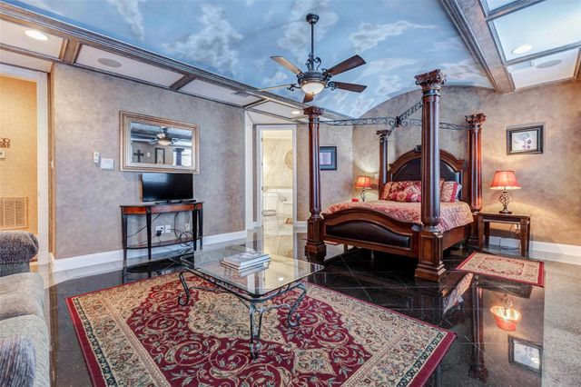 2732 Broadway Street, Dickinson, TX 77539