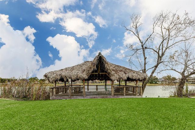 2732 Broadway Street, Dickinson, TX 77539