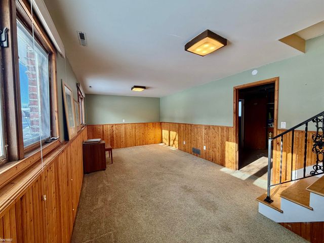 4463 Sunnymead Avenue, Burton, MI 48519