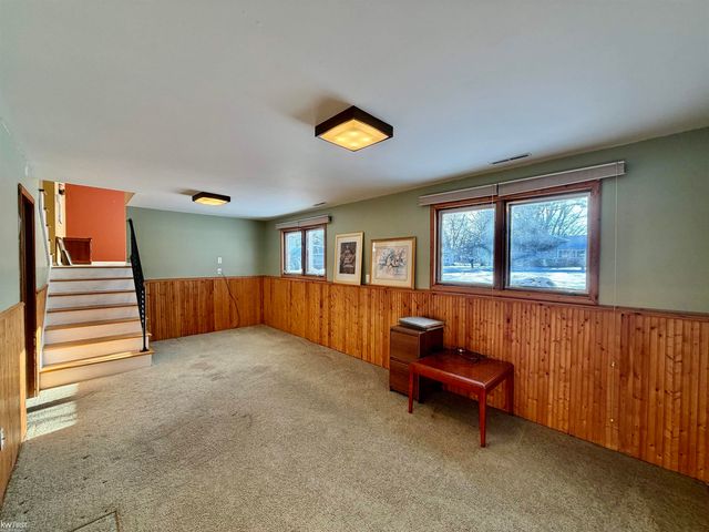 4463 Sunnymead Avenue, Burton, MI 48519