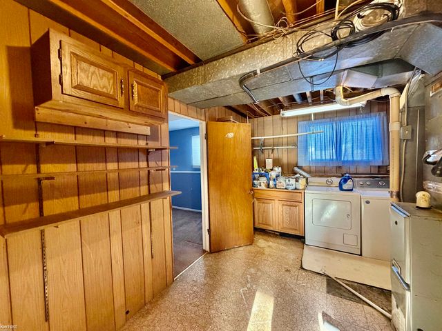 4463 Sunnymead Avenue, Burton, MI 48519