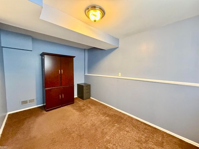 4463 Sunnymead Avenue, Burton, MI 48519