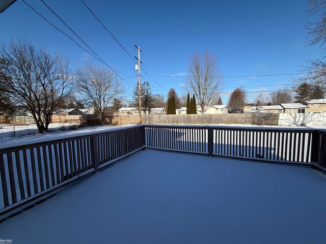 4463 Sunnymead Avenue, Burton, MI 48519