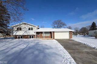 4463 Sunnymead Avenue, Burton, MI 48519