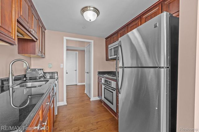 3320 Spinnaker Lane 15F, Detroit, MI 48207