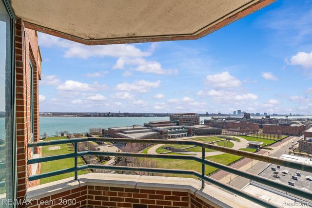 3320 Spinnaker Lane 15F, Detroit, MI 48207