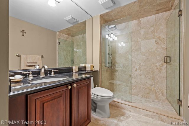 3320 Spinnaker Lane 15F, Detroit, MI 48207