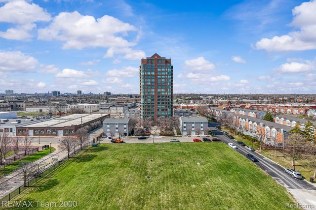 3320 Spinnaker Lane 15F, Detroit, MI 48207