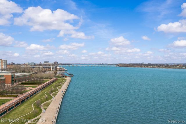 3320 Spinnaker Lane 15F, Detroit, MI 48207