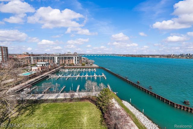 3320 Spinnaker Lane 15F, Detroit, MI 48207