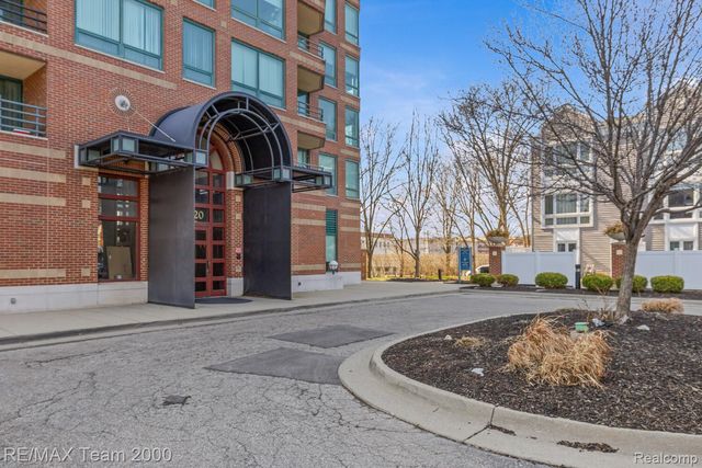 3320 Spinnaker Lane 15F, Detroit, MI 48207