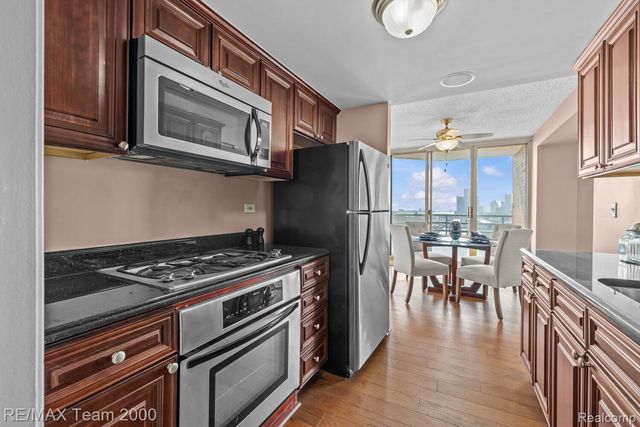 3320 Spinnaker Lane 15F, Detroit, MI 48207