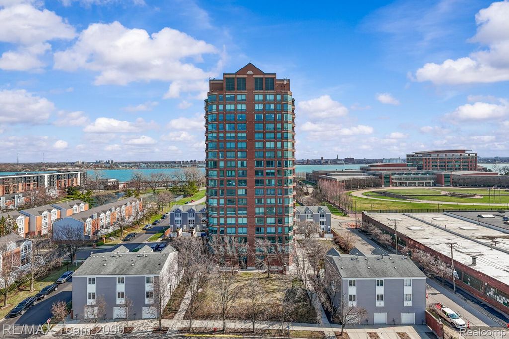 3320 Spinnaker Lane 15F, Detroit, MI 48207