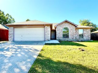 6716 Valley Branch Drive, Arlington, TX 76001