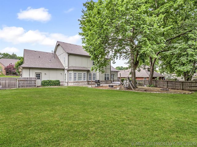 12512 S 18th Circle E, Jenks, OK 74037
