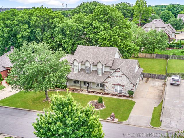 12512 S 18th Circle E, Jenks, OK 74037