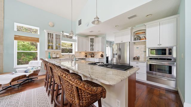 6661 RAMOTH Drive, Jacksonville, FL 32226