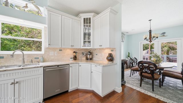 6661 RAMOTH Drive, Jacksonville, FL 32226