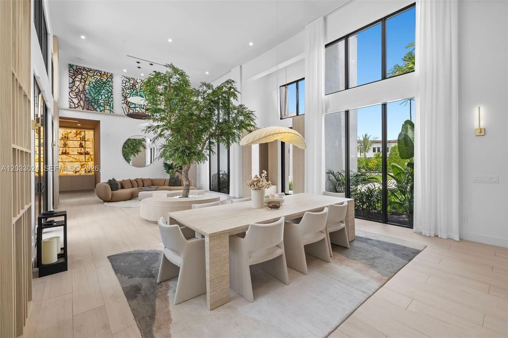 Image 12 of property listing at 14910 SW 16th Ct, Davie, FL 33326