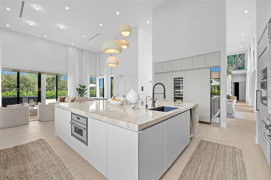 Image 15 of property listing at 14910 SW 16th Ct, Davie, FL 33326