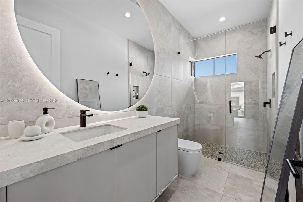 Image 38 of property listing at 14910 SW 16th Ct, Davie, FL 33326
