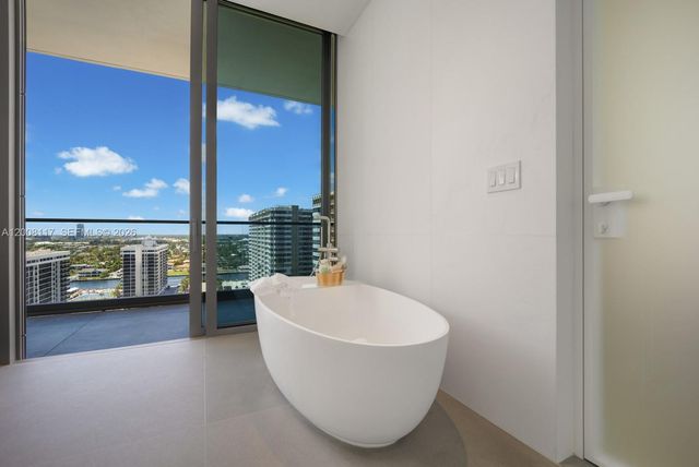 2000 S Ocean Dr 17A, Hallandale Beach, FL 33009