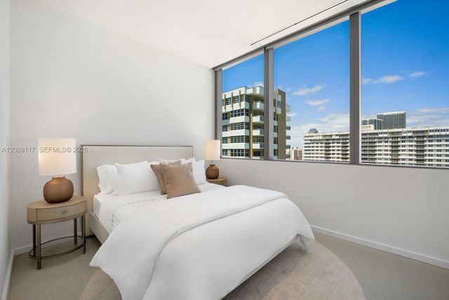 2000 S Ocean Dr 17A, Hallandale Beach, FL 33009