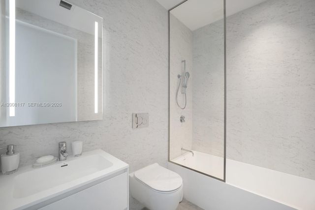 2000 S Ocean Dr 17A, Hallandale Beach, FL 33009