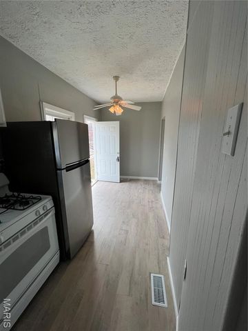 407 N 7th Street, St Charles, MO 63301