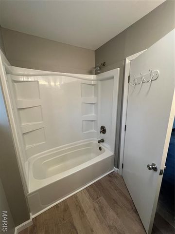 407 N 7th Street, St Charles, MO 63301