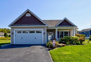 5 Lakepointe Way, Stillwater, NY 12866