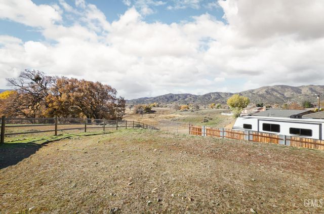 22621 Pam Court, Tehachapi, CA 93561