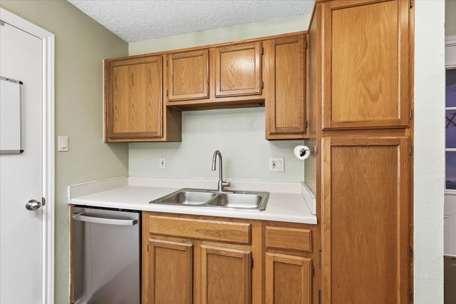 1809 Water Oak Drive, Lewisville, TX 75067