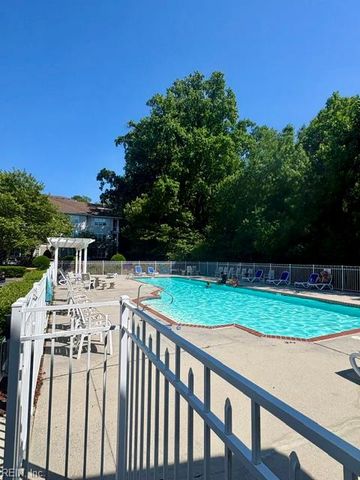 912 Southmoor Dr Unit 301, Virginia Beach, VA 23455