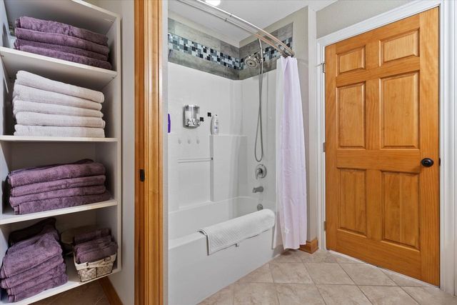 1821 N Vel R Phillips AVENUE, Milwaukee, WI 53212