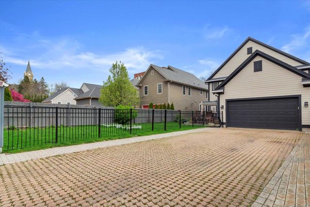 1821 N Vel R Phillips AVENUE, Milwaukee, WI 53212