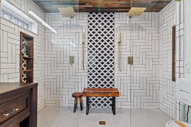 1821 N Vel R Phillips AVENUE, Milwaukee, WI 53212