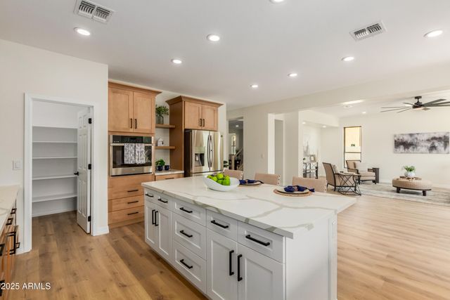 1481 E LARK Street, Gilbert, AZ 85297