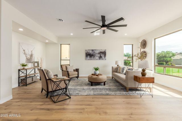 1481 E LARK Street, Gilbert, AZ 85297