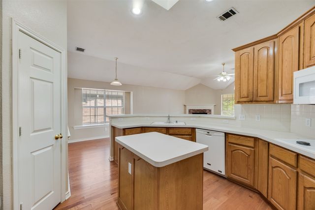 1152 Taylor Lane, Lewisville, TX 75077