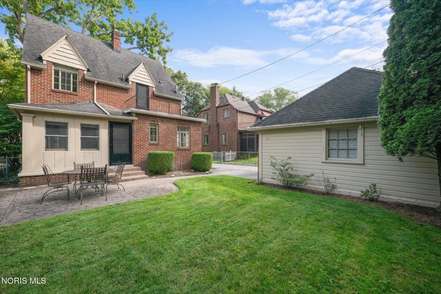 2823 Goddard Rd, Toledo, OH 43606