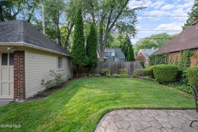 2823 Goddard Rd, Toledo, OH 43606