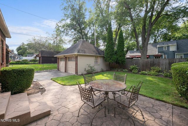 2823 Goddard Rd, Toledo, OH 43606