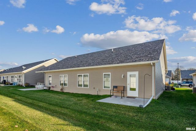2406 13TH Street, Silvis, IL 61282