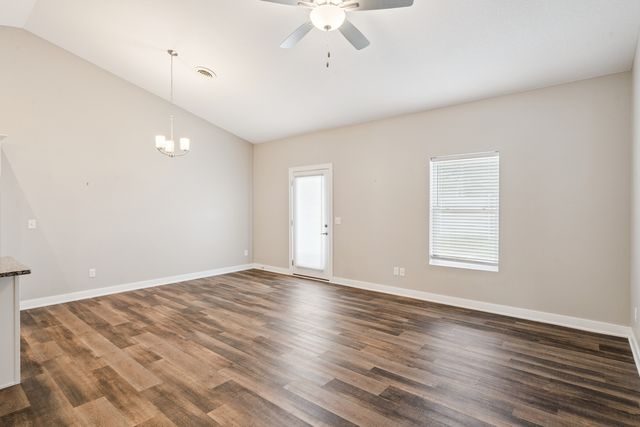 2406 13TH Street, Silvis, IL 61282