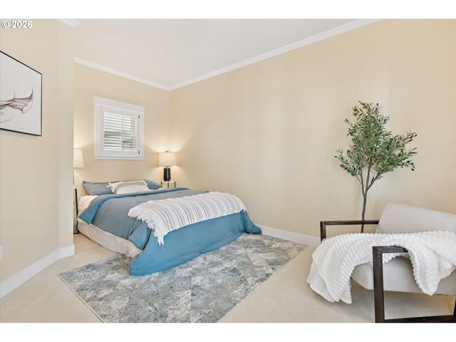 135 MIDDLECREST Rd, Lake Oswego, OR 97034