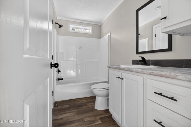 1090 Bill Black Rd, Jamestown, TN 38556